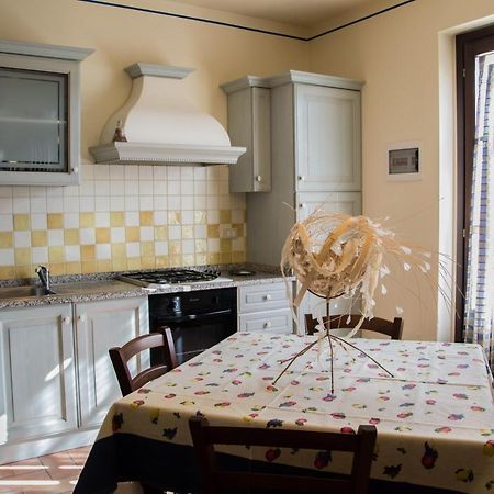 Room In Farmhouse - Apartment In Farmhouse Casolare Dei Fiori Chiesina Uzzanese エクステリア 写真